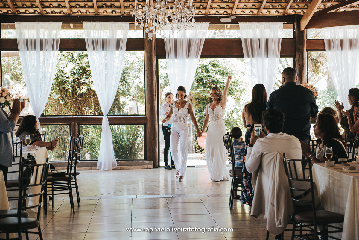 Casamento Sandra e Paty, casamento homoafetivo, casamento gay, casamento lgbt, wedding gay, meninas, casamento de meninas, vestido de noiva, decoração de casamento, ensaio de casal na praia, wedding, raphael oliveira fotografia, raphael oliveira.