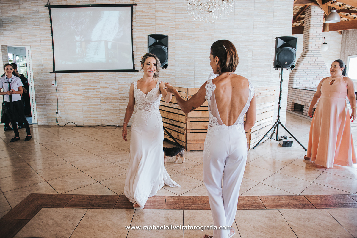 Casamento Sandra e Paty, casamento homoafetivo, casamento gay, casamento lgbt, wedding gay, meninas, casamento de meninas, vestido de noiva, decoração de casamento, ensaio de casal na praia, wedding, raphael oliveira fotografia, raphael oliveira.