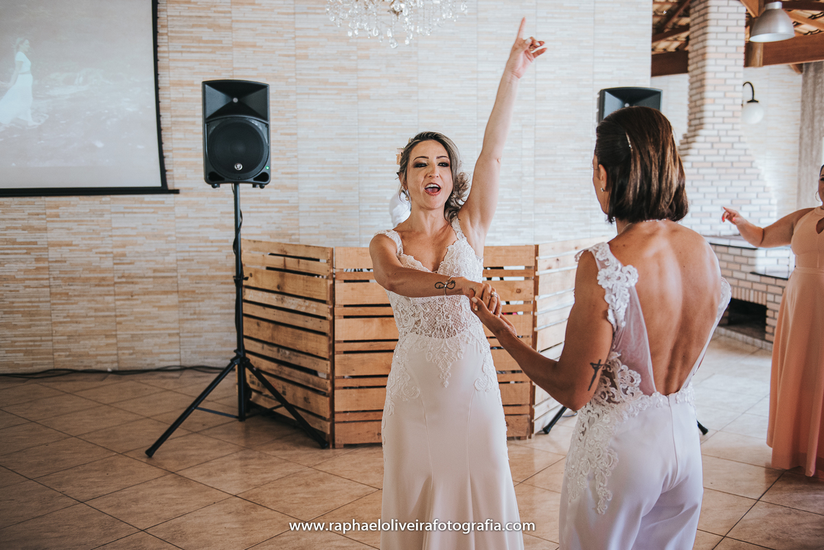 Casamento Sandra e Paty, casamento homoafetivo, casamento gay, casamento lgbt, wedding gay, meninas, casamento de meninas, vestido de noiva, decoração de casamento, ensaio de casal na praia, wedding, raphael oliveira fotografia, raphael oliveira.