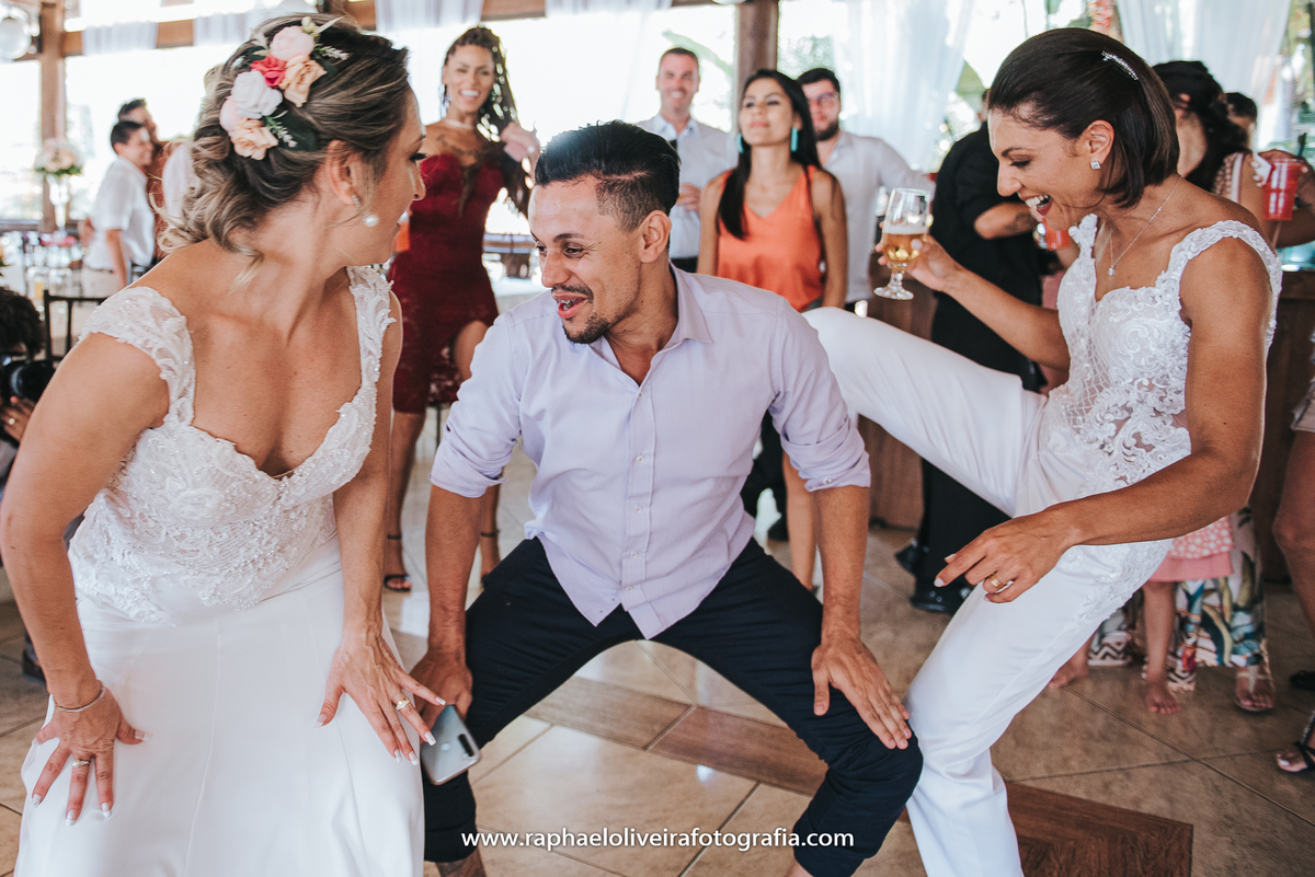 Casamento Sandra e Paty, casamento homoafetivo, casamento gay, casamento lgbt, wedding gay, meninas, casamento de meninas, vestido de noiva, decoração de casamento, ensaio de casal na praia, wedding, raphael oliveira fotografia, raphael oliveira.