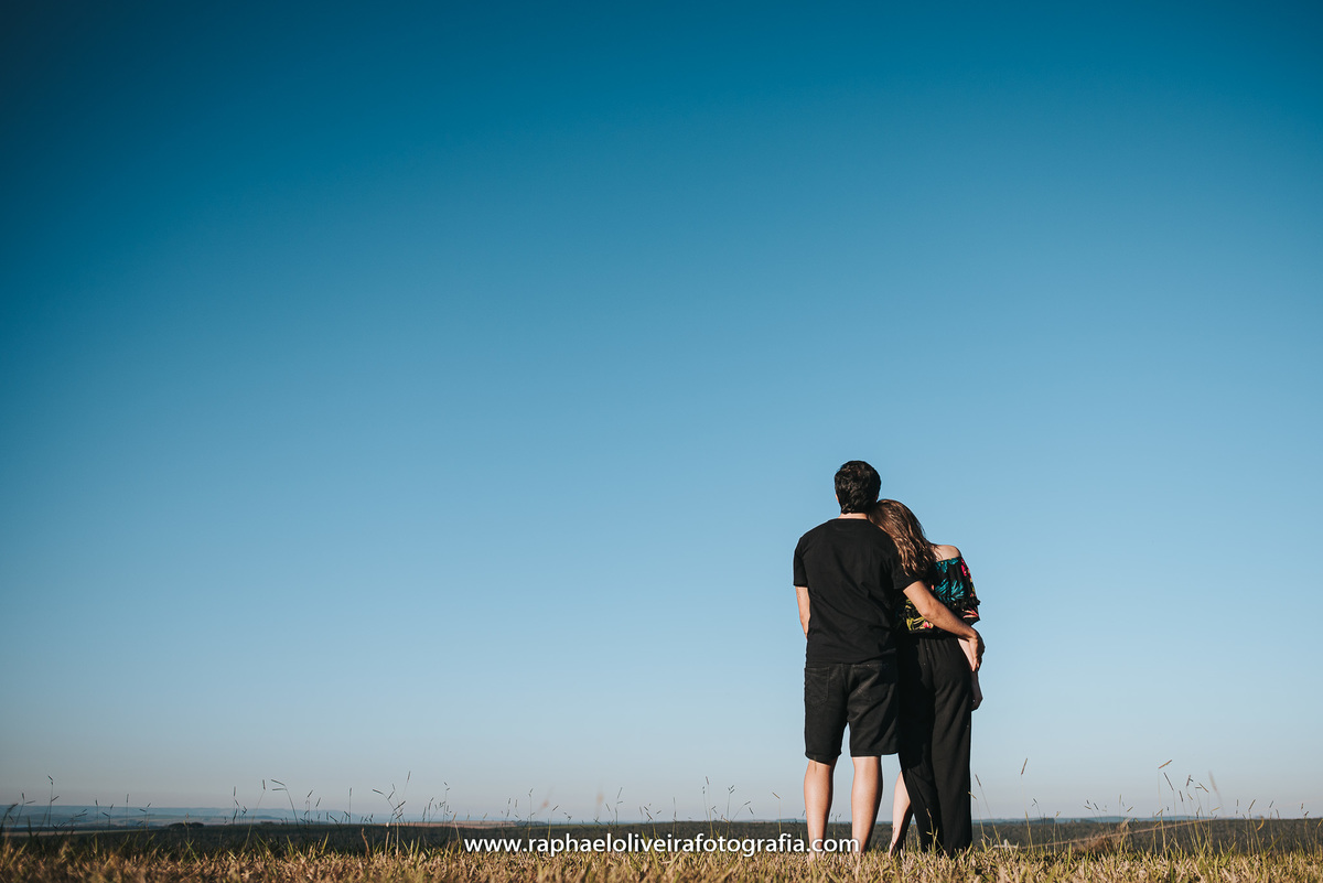 Ensaio incrível em avaré, ensaio pré casamento, pre-wedding, casamento, inspiração para ensaio, poses de ensaio, ensaio de casal, raphael oliveira fotografia, ensaio no campo, fotografo de casamento em são paulo, fotografo barueri, fotografo de ensaio.
