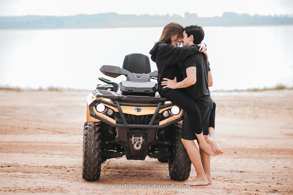 Ensaio incrível em avaré, ensaio pré casamento, pre-wedding, casamento, inspiração para ensaio, poses de ensaio, ensaio de casal, raphael oliveira fotografia, ensaio no campo, fotografo de casamento em são paulo, fotografo barueri, fotografo de ensaio.