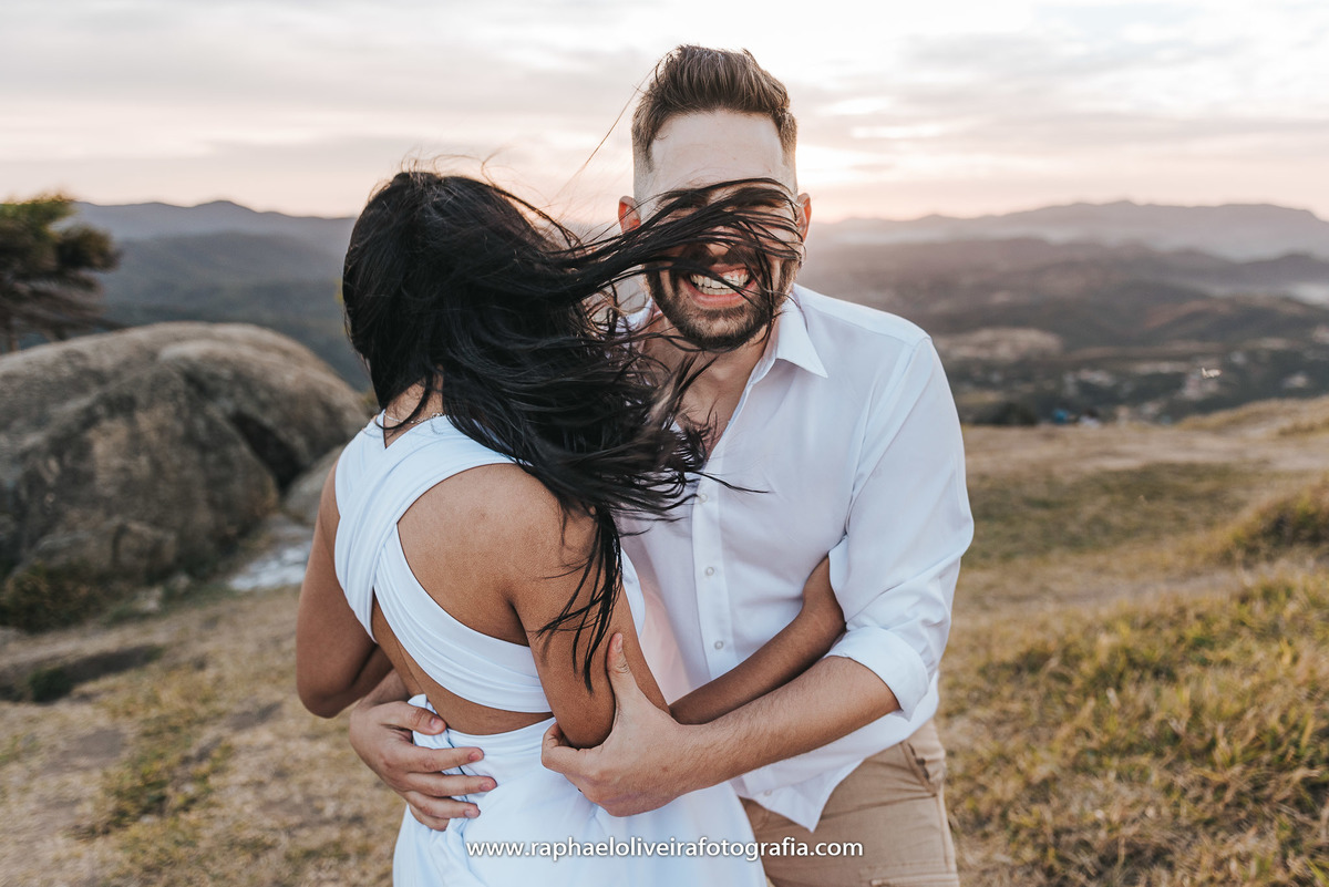 Leticia-Felipe-Ensaio-Pico-olhos-dagua-mairipora-sp-fotografo-raphael-oliveira-ensaio de casal na montanha-ensaio nascer do sol-ideias de pre casamento-pre wedding-lugares para pre casamento-fotografo de casamento sp-raphael oliveira fotografia
