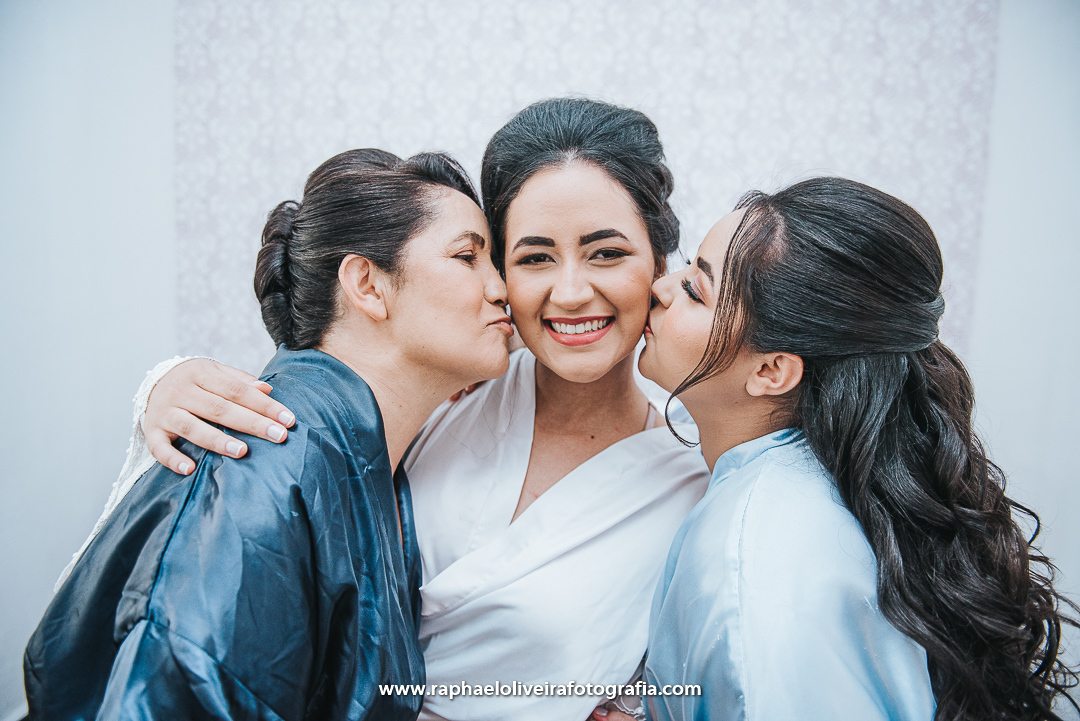 Decoração de casamento, casamento no campo, mesa do bolo, noiva, fotografo de casamento, inspiração para casamento, ideias de casamento, raphael oliveira fotografia, ensaio pré-wedding, casamento, vestido de noiva, madrinhas de casamento.