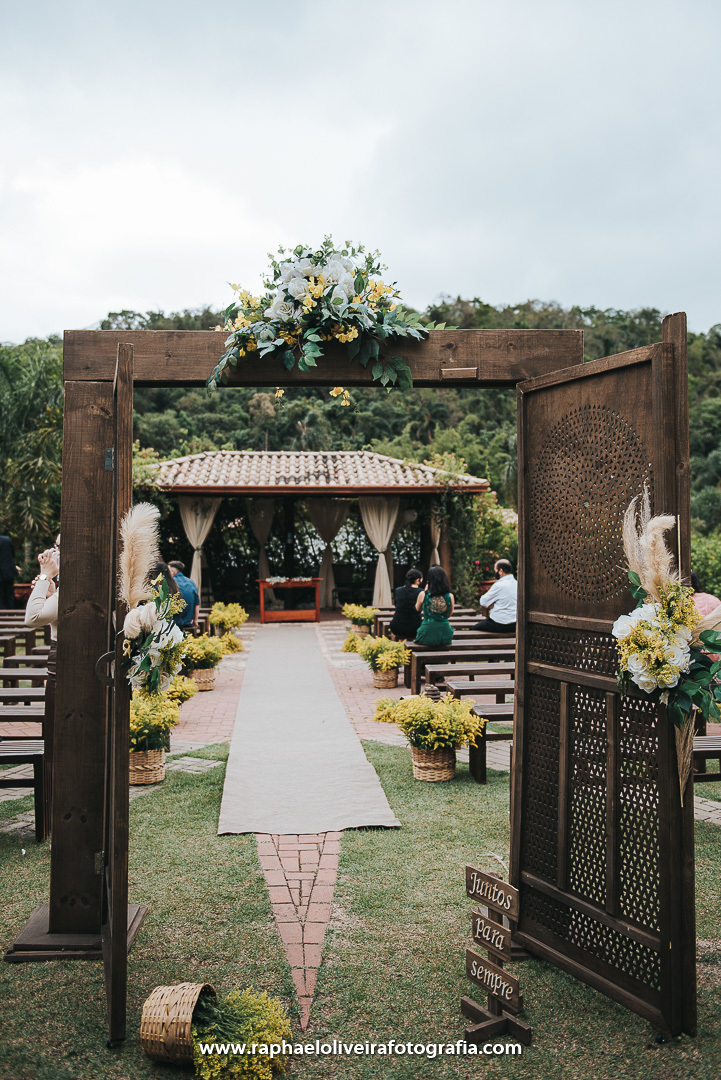 Decoração de casamento, casamento no campo, mesa do bolo, noiva, fotografo de casamento, inspiração para casamento, ideias de casamento, raphael oliveira fotografia, ensaio pré-wedding, casamento, vestido de noiva, madrinhas de casamento.