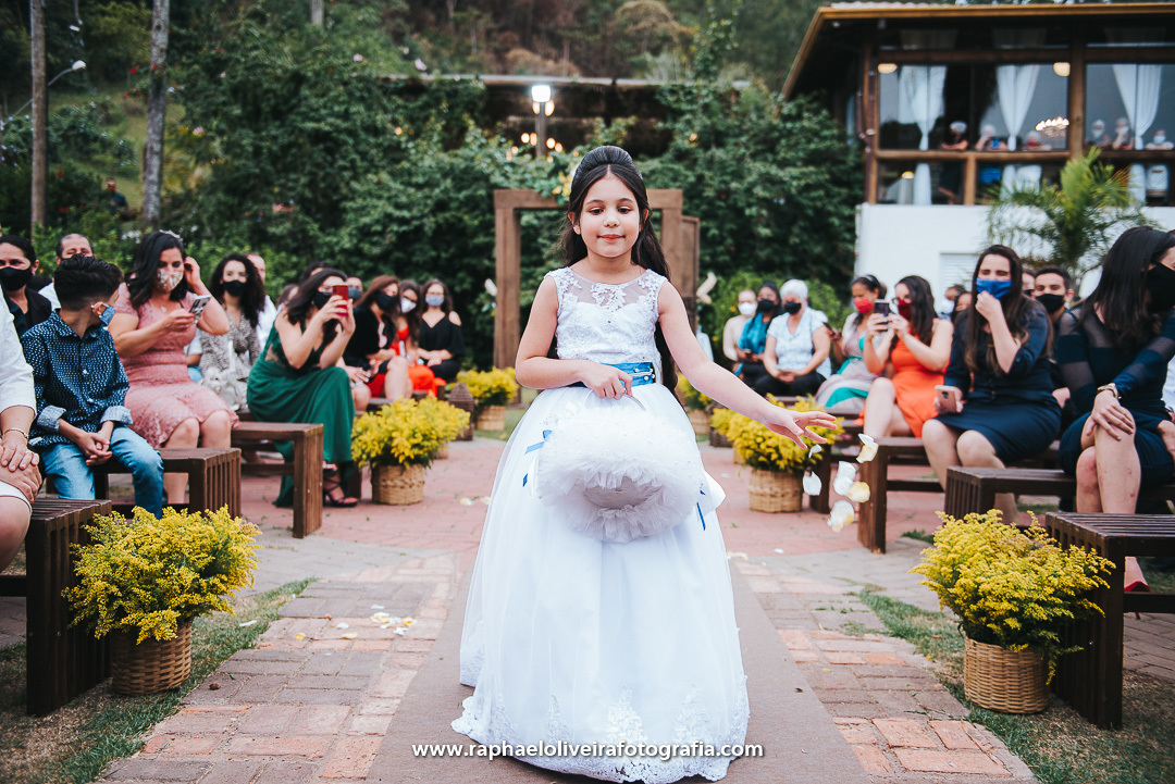 Decoração de casamento, casamento no campo, mesa do bolo, noiva, fotografo de casamento, inspiração para casamento, ideias de casamento, raphael oliveira fotografia, ensaio pré-wedding, casamento, vestido de noiva, madrinhas de casamento.