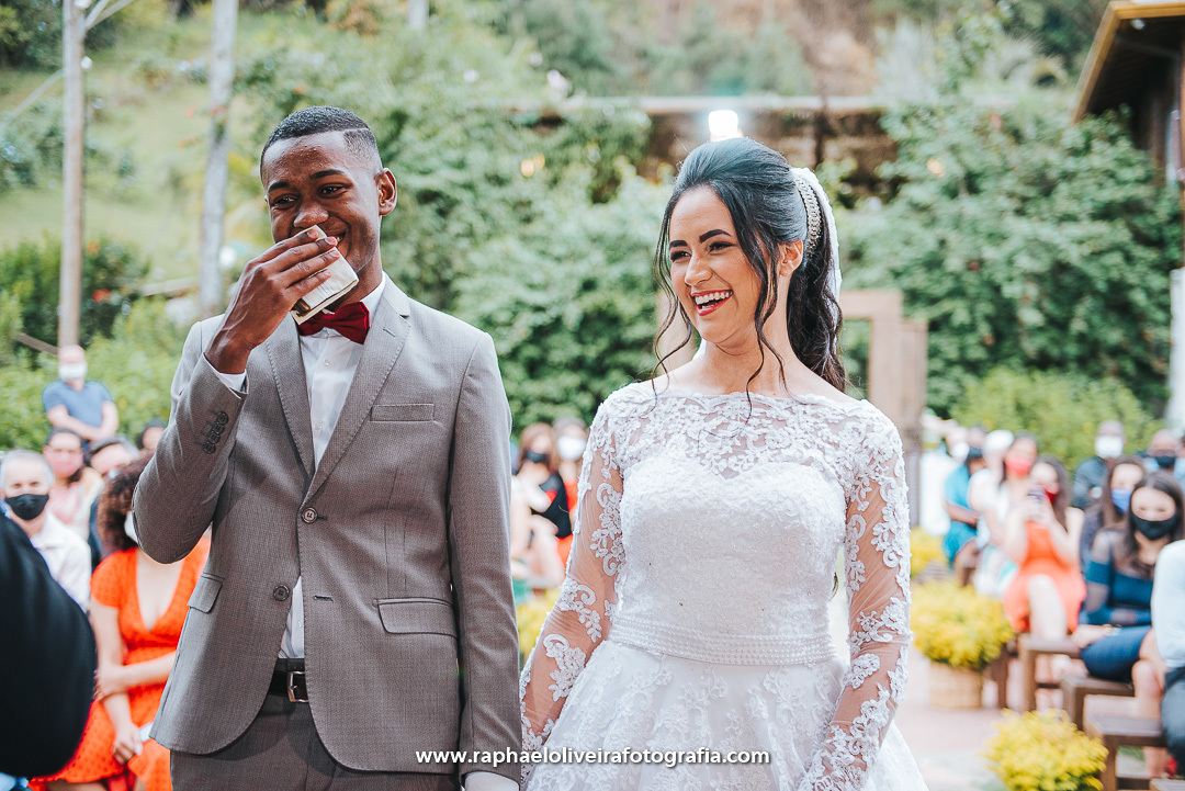 Decoração de casamento, casamento no campo, mesa do bolo, noiva, fotografo de casamento, inspiração para casamento, ideias de casamento, raphael oliveira fotografia, ensaio pré-wedding, casamento, vestido de noiva, madrinhas de casamento.