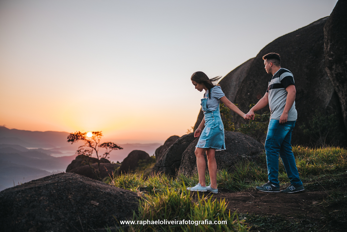 pré-casamento, pre-wedding, ensaio de casal, ensaio fotografico, lugares para pre wedding, fotografo de casamento são paulo, poses para fotos, inspiração para ensaio fotografico, nascer do sol, pre-wedding no nascer do sol.