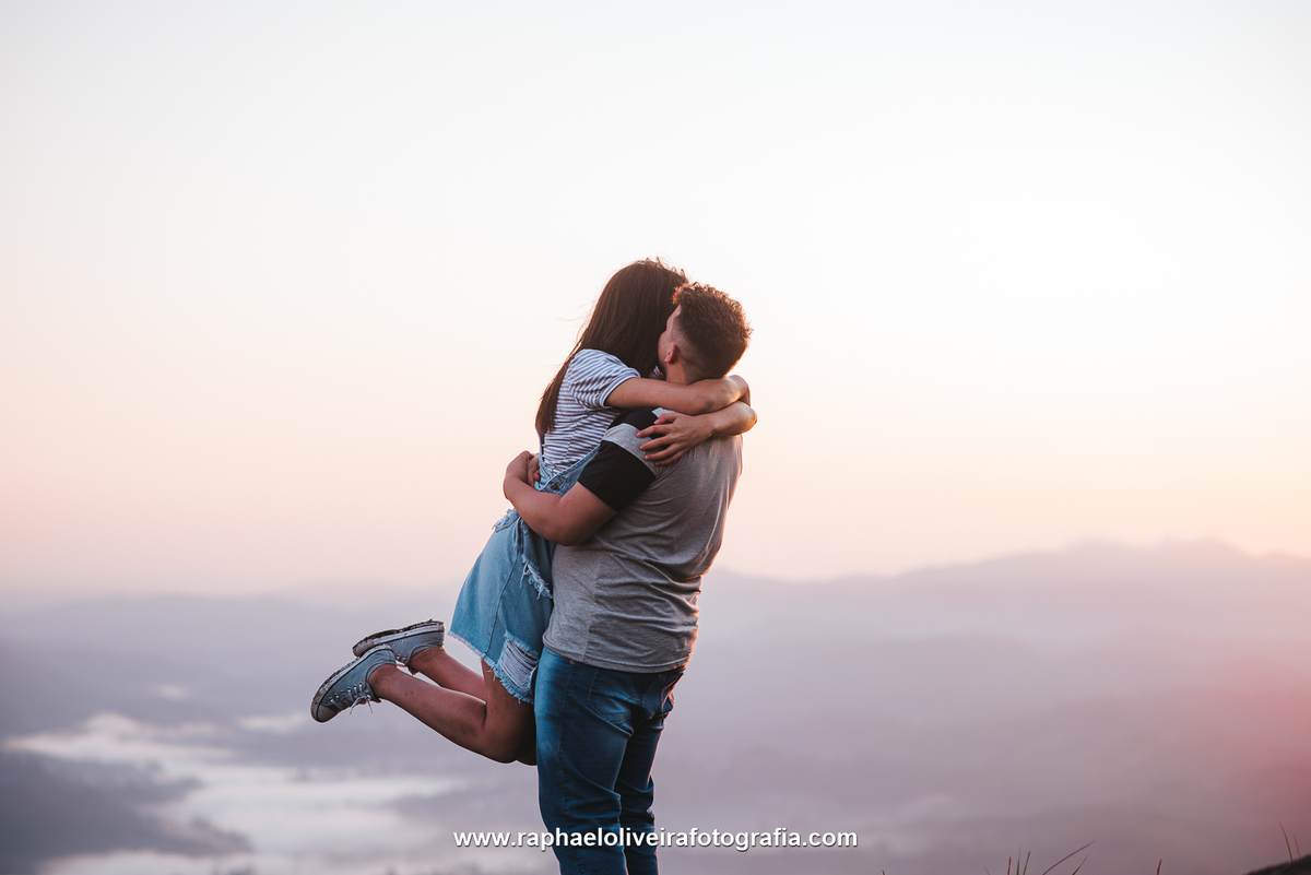 pré-casamento, pre-wedding, ensaio de casal, ensaio fotografico, lugares para pre wedding, fotografo de casamento são paulo, poses para fotos, inspiração para ensaio fotografico, nascer do sol, pre-wedding no nascer do sol.