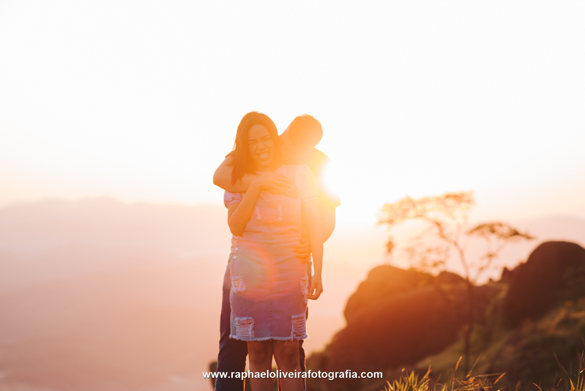pré-casamento, pre-wedding, ensaio de casal, ensaio fotografico, lugares para pre wedding, fotografo de casamento são paulo, poses para fotos, inspiração para ensaio fotografico, nascer do sol, pre-wedding no nascer do sol.