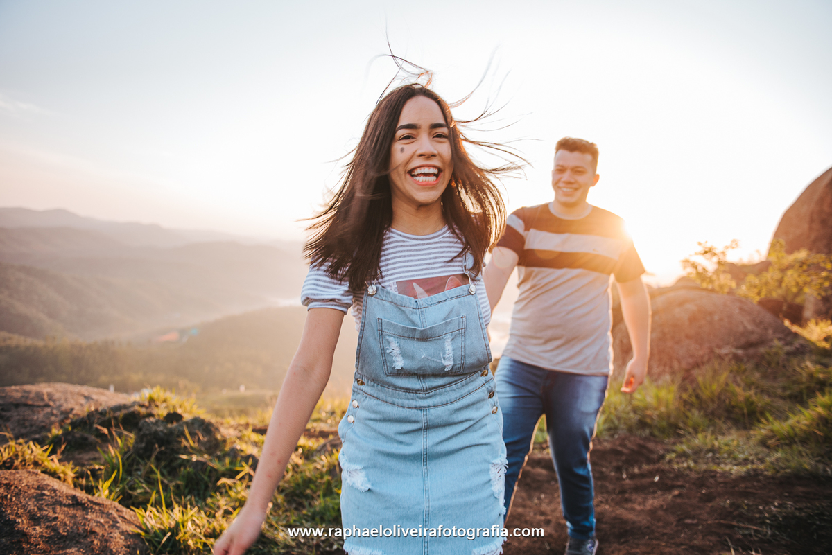 pré-casamento, pre-wedding, ensaio de casal, ensaio fotografico, lugares para pre wedding, fotografo de casamento são paulo, poses para fotos, inspiração para ensaio fotografico, nascer do sol, pre-wedding no nascer do sol.
