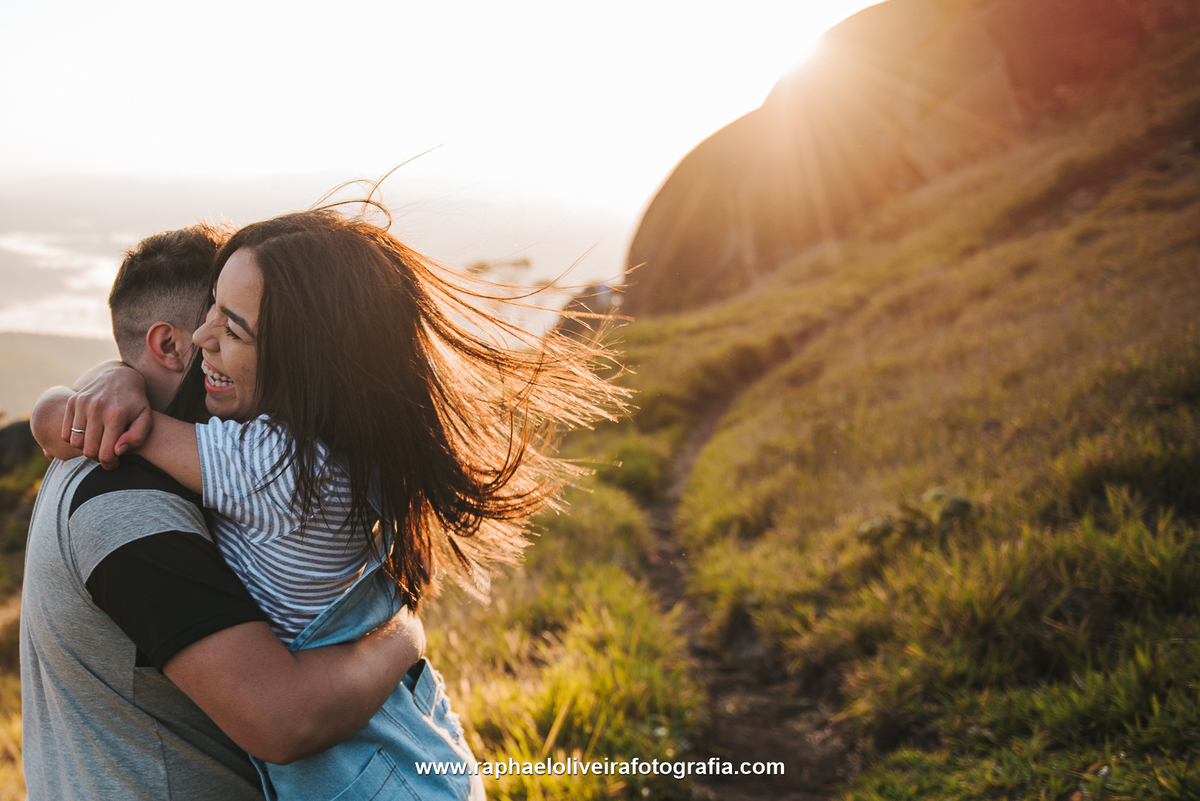pré-casamento, pre-wedding, ensaio de casal, ensaio fotografico, lugares para pre wedding, fotografo de casamento são paulo, poses para fotos, inspiração para ensaio fotografico, nascer do sol, pre-wedding no nascer do sol.