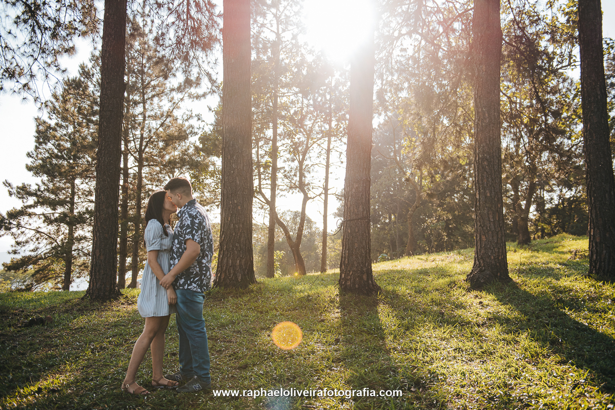 pré-casamento, pre-wedding, ensaio de casal, ensaio fotografico, lugares para pre wedding, fotografo de casamento são paulo, poses para fotos, inspiração para ensaio fotografico, nascer do sol, pre-wedding no nascer do sol.