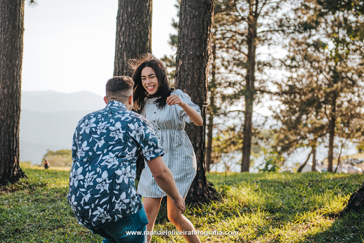 pré-casamento, pre-wedding, ensaio de casal, ensaio fotografico, lugares para pre wedding, fotografo de casamento são paulo, poses para fotos, inspiração para ensaio fotografico, nascer do sol, pre-wedding no nascer do sol.