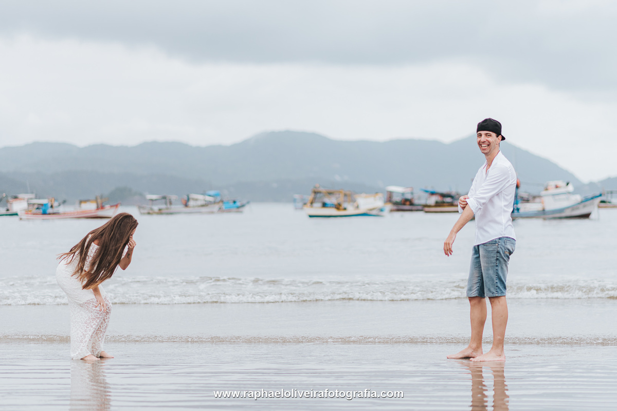 Ensaio pré casamento na praia, pre wedding na praia, praia, guaruja, ensaio de casal, raphael oliveira fotografia, fotografo de casamento, fotografo de ensaio, fotografo, inspiração para ensaio pre wedding, ideias para pre wedding