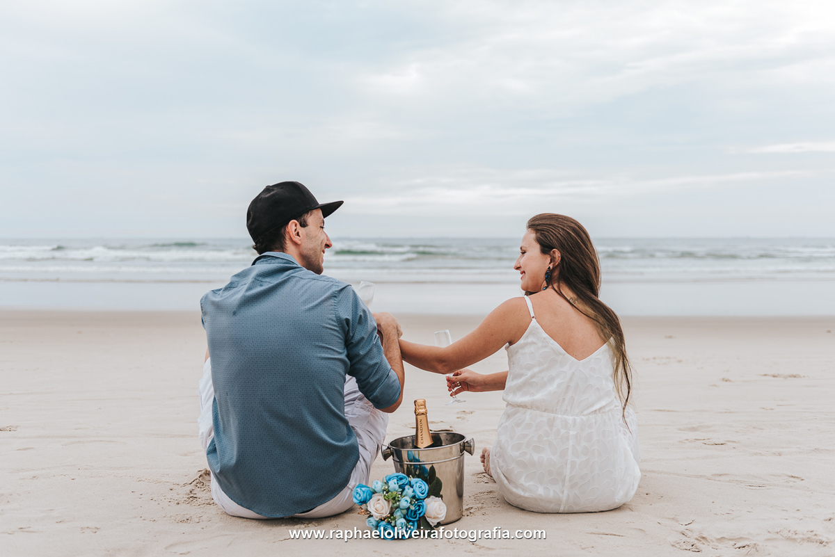 Ensaio pré casamento na praia, pre wedding na praia, praia, guaruja, ensaio de casal, raphael oliveira fotografia, fotografo de casamento, fotografo de ensaio, fotografo, inspiração para ensaio pre wedding, ideias para pre wedding