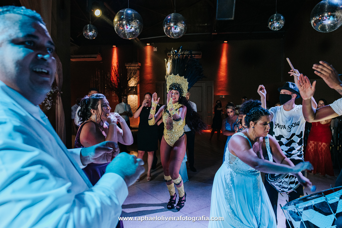 Casamento mari e vini, casamento, espaço armazem, armazem, raphael oliveira fotografia, vestido de noiva, noiva, noivo, make de noiva, carro da noiva, casamento em são paulo, fotografo de casamento são paulo, ensaio pre-wedding