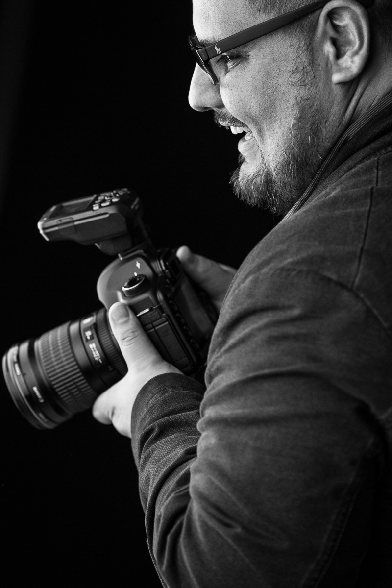 Sobre Jota Morais Fotógrafo em Porto Alegre-RS de Ensaio Sensual e Book Feminino