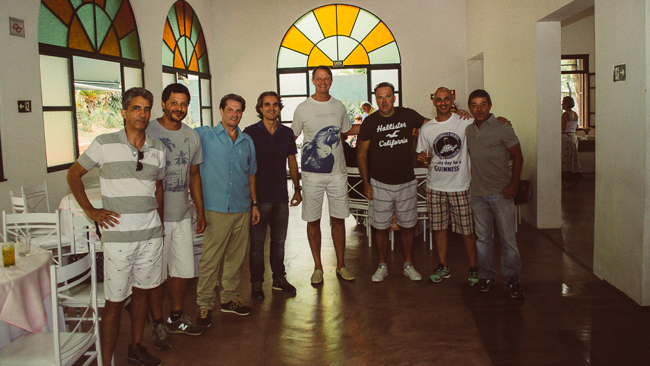 momento da foto dos homens 