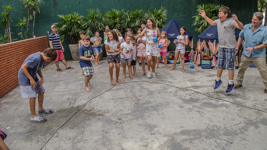 brincadeira com agua
