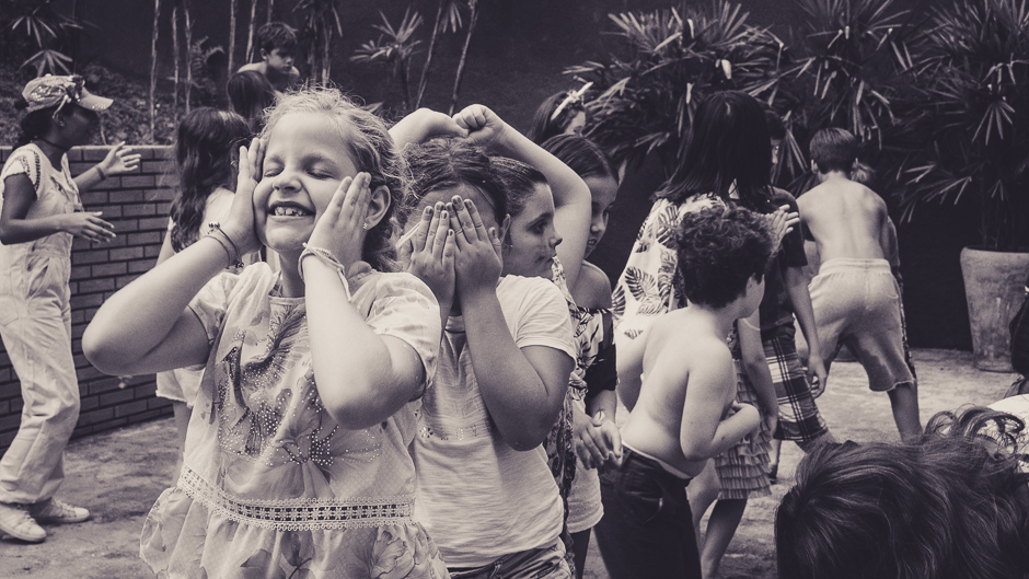 Paola super feliz em seu aniversario 