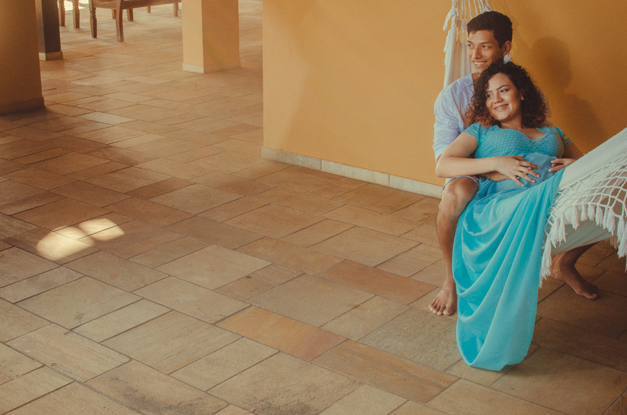 casal deitado na rede