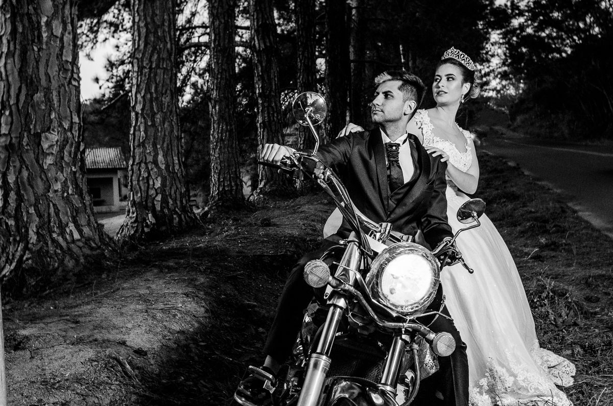 ensaio casal com a moto