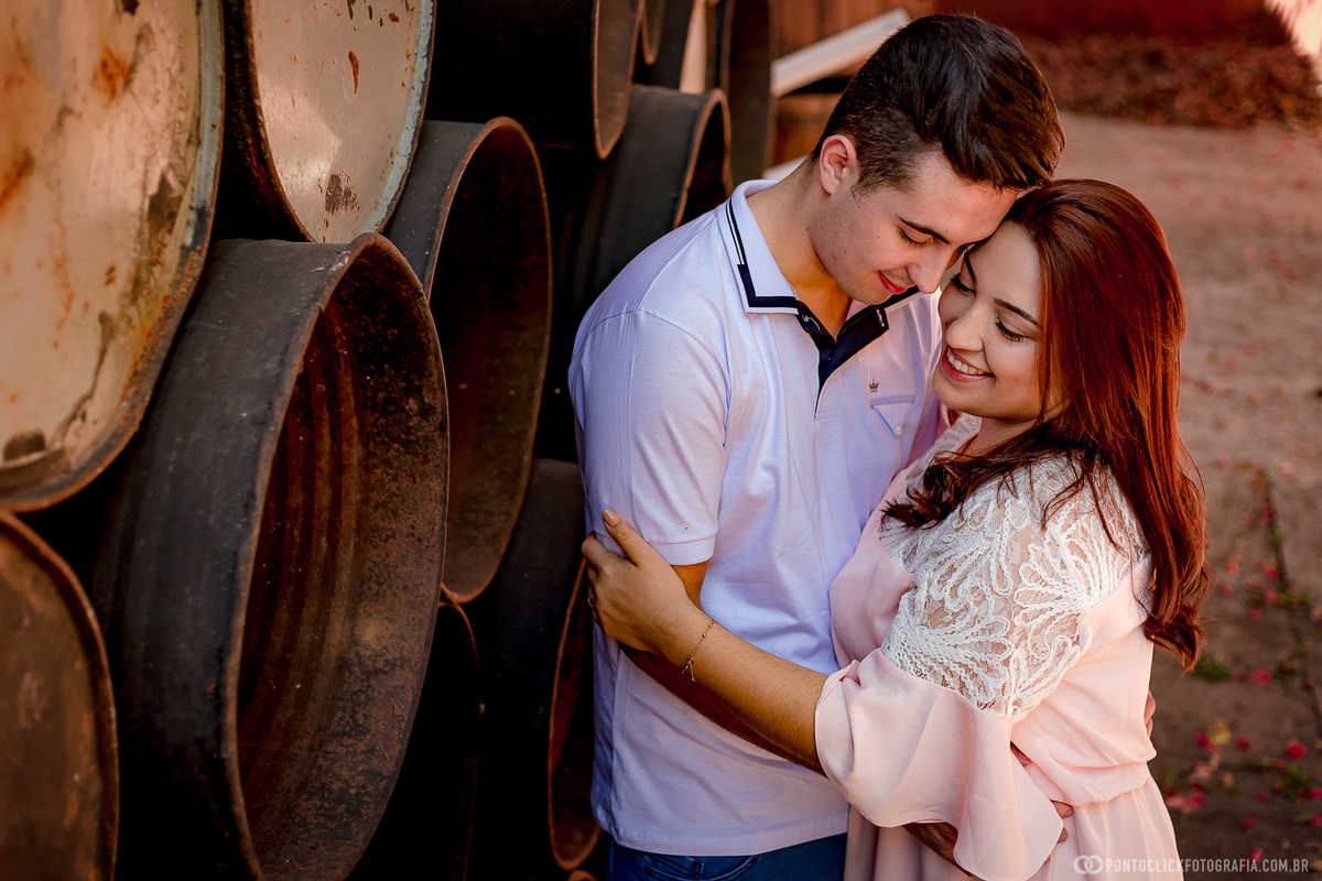 noivos com os rostos colados no ensaio em são roque