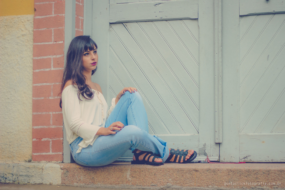 Ensaio casual em são roque , modelo sentada