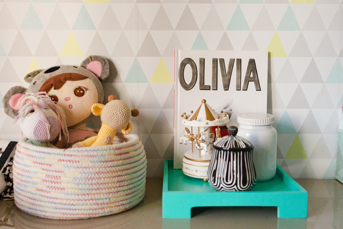 fotografia de detalhe do quarto da criança, ensaio em casa,  no bairro vila Andrade no Morumbi na cidade de SP