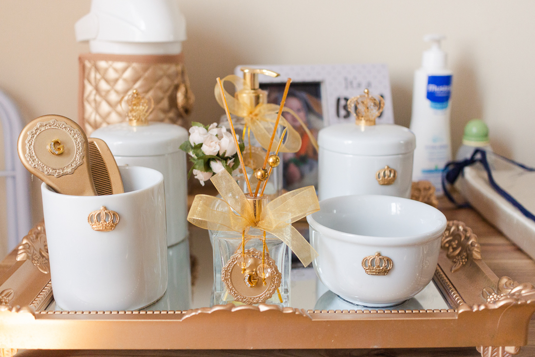 Fotografia de família foto dos detalhes do quarto de menino no tema príncipe 