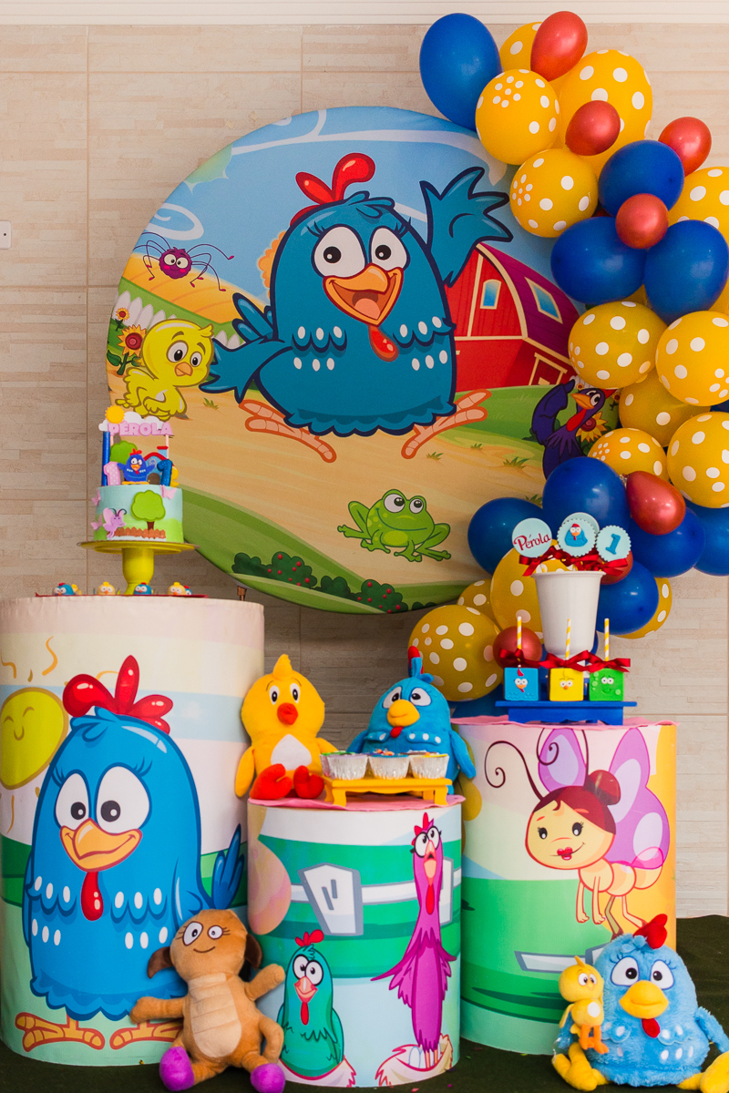 foto da decoração da galinha pintadinha na festa em casa durante a pandemia para o aniversário de 1 ano realizado na cidade de São Paulo