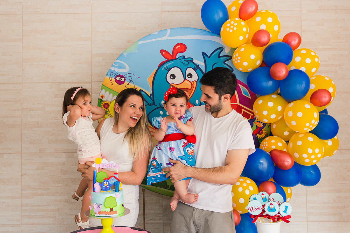 Foto da hora do parabéns na festa infantil de 1 ano realizado na zona leste de São Paulo
