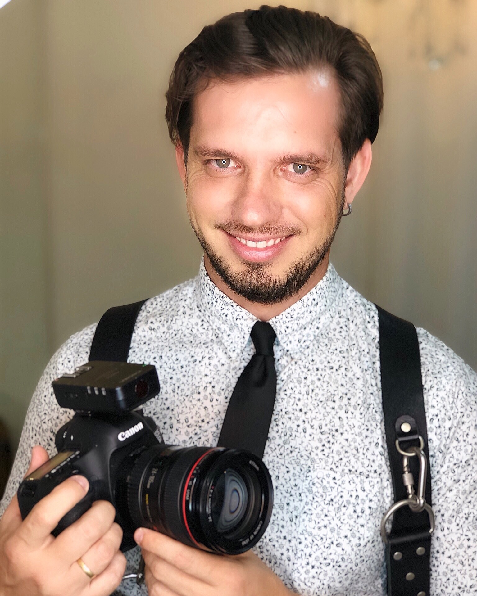 Sobre Oziel Montibeler | Fotógrafo de retrato e casamento