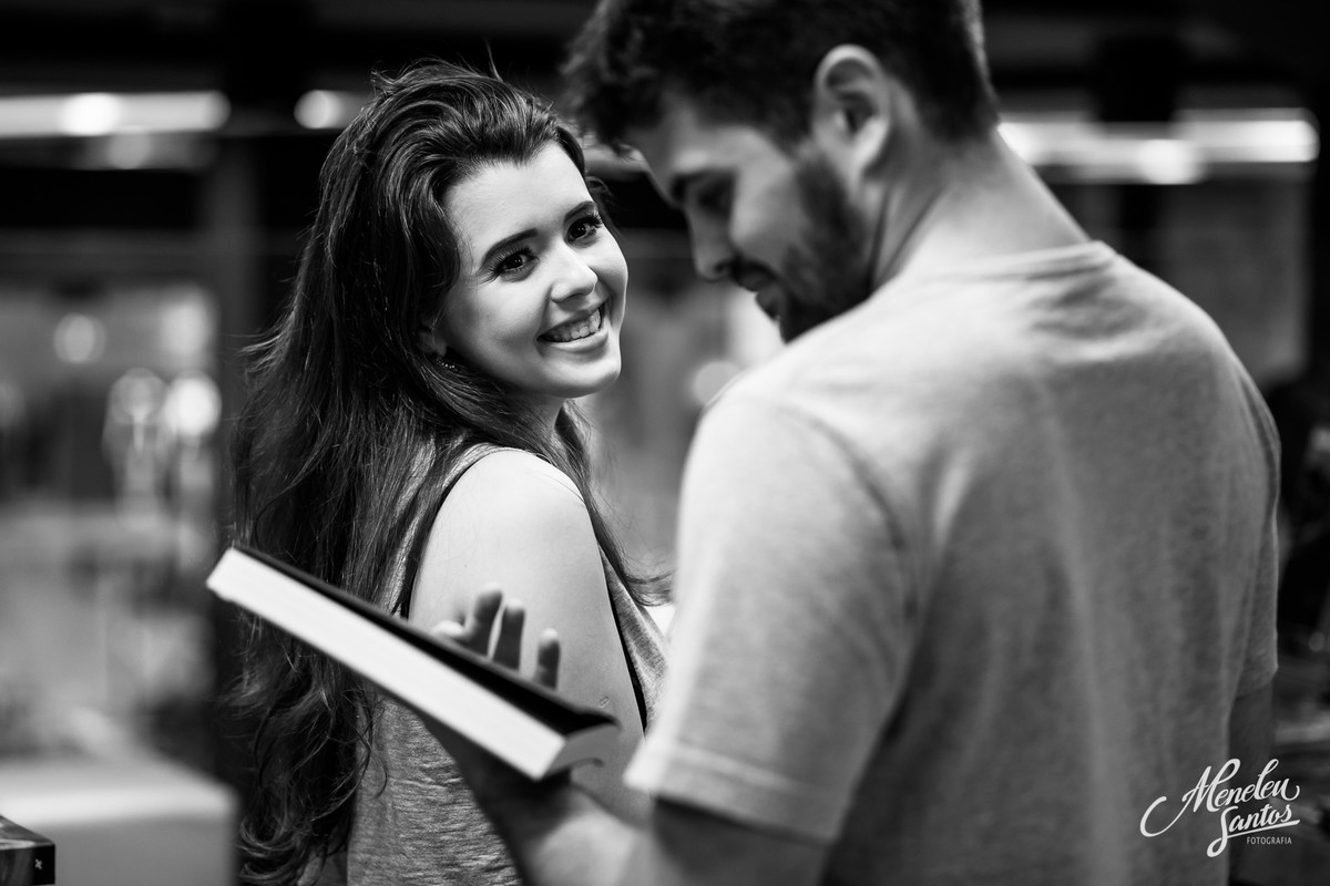 Ensaio de casal na Livraria Leitura no Rio Mar