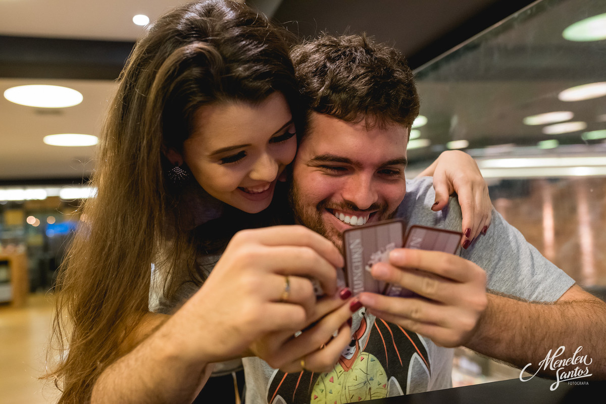Ensaio de casal na Livraria Leitura no Rio Mar