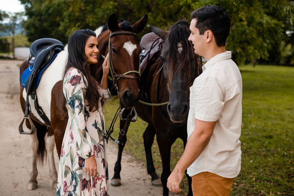 Pré wedding em fazenda com cavalos 