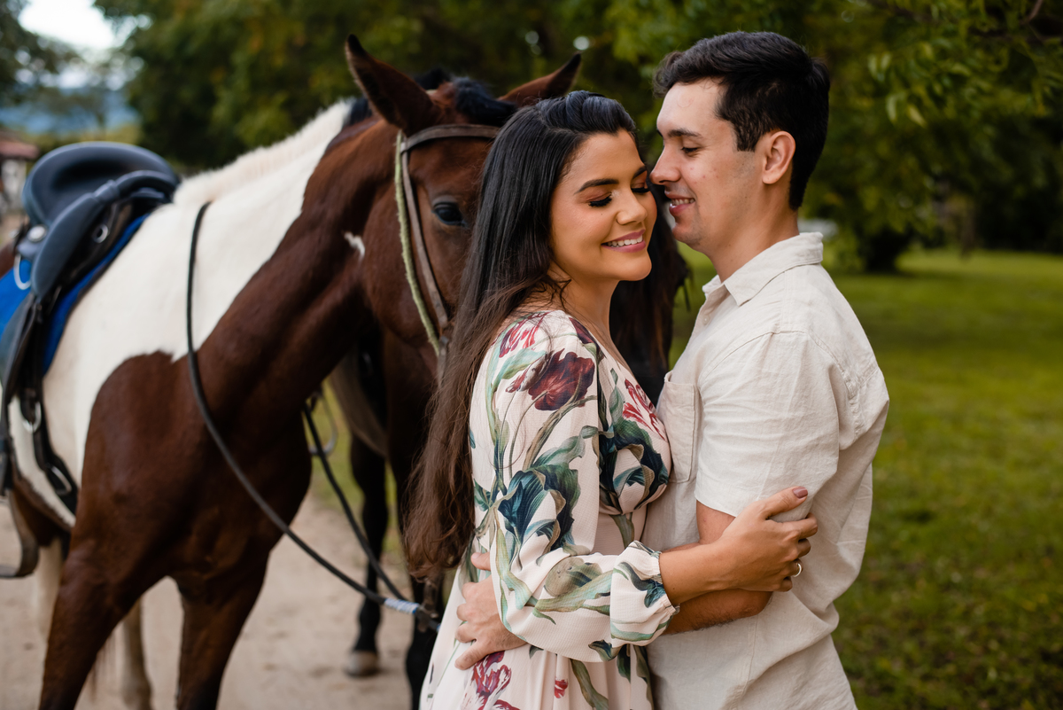 Pré wedding em fazenda com cavalos 