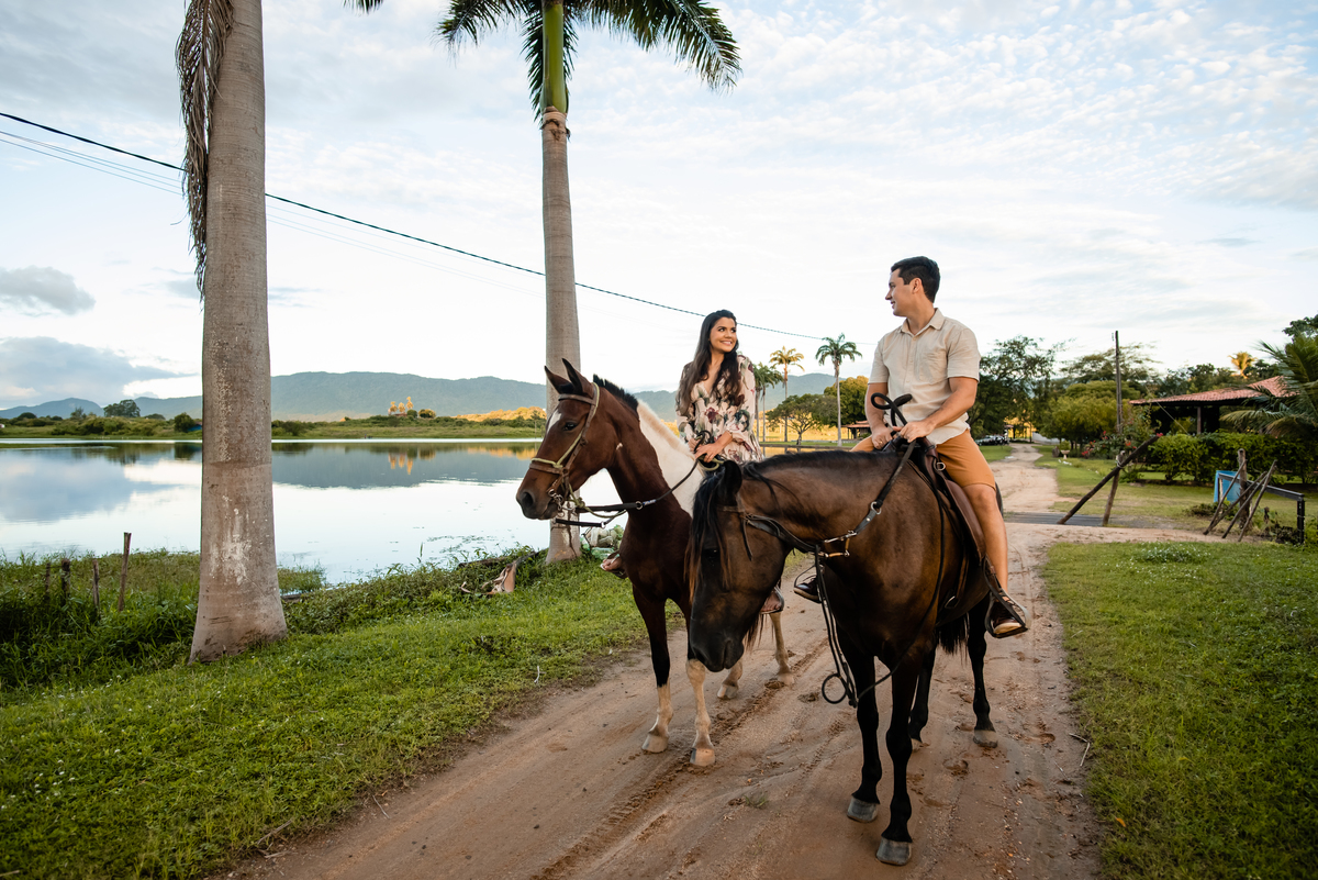 Pré wedding em fazenda com cavalos 