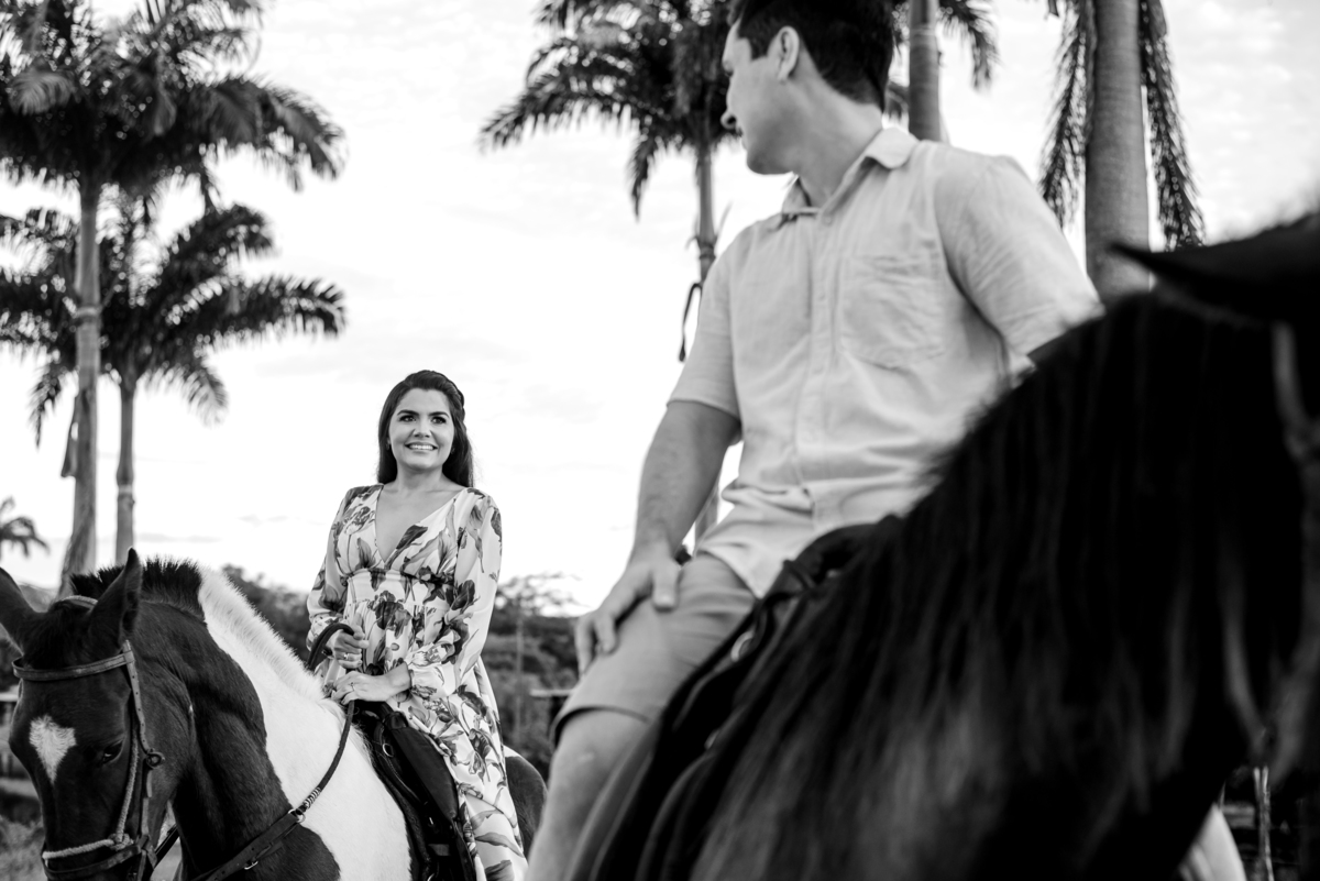 Pré wedding em fazenda com cavalos 