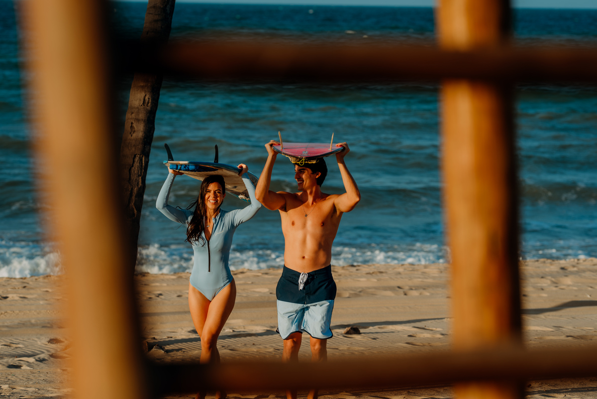 Ensaio de casal surfista por fotógrafo em fortaleza 