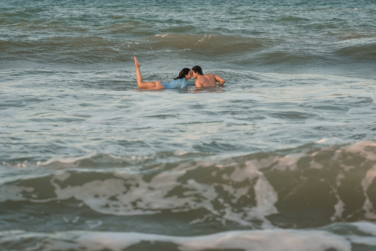 Ensaio de casal surfista por fotógrafo em fortaleza 