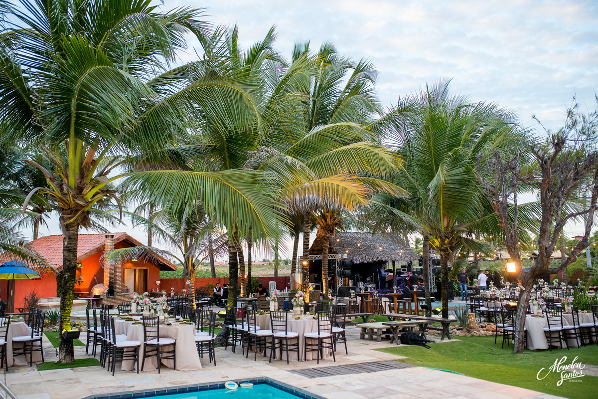 Casamento na praia com cerimônia religiosa realizada na Igreja Nossa Senhora das Graças na Tabuba -Ce e Recepção na Solarium da Tabuba.