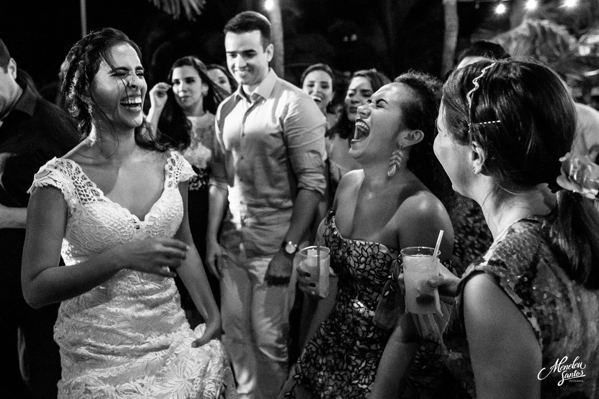 Casamento na praia com cerimônia religiosa realizada na Igreja Nossa Senhora das Graças na Tabuba -Ce e Recepção na Solarium da Tabuba.