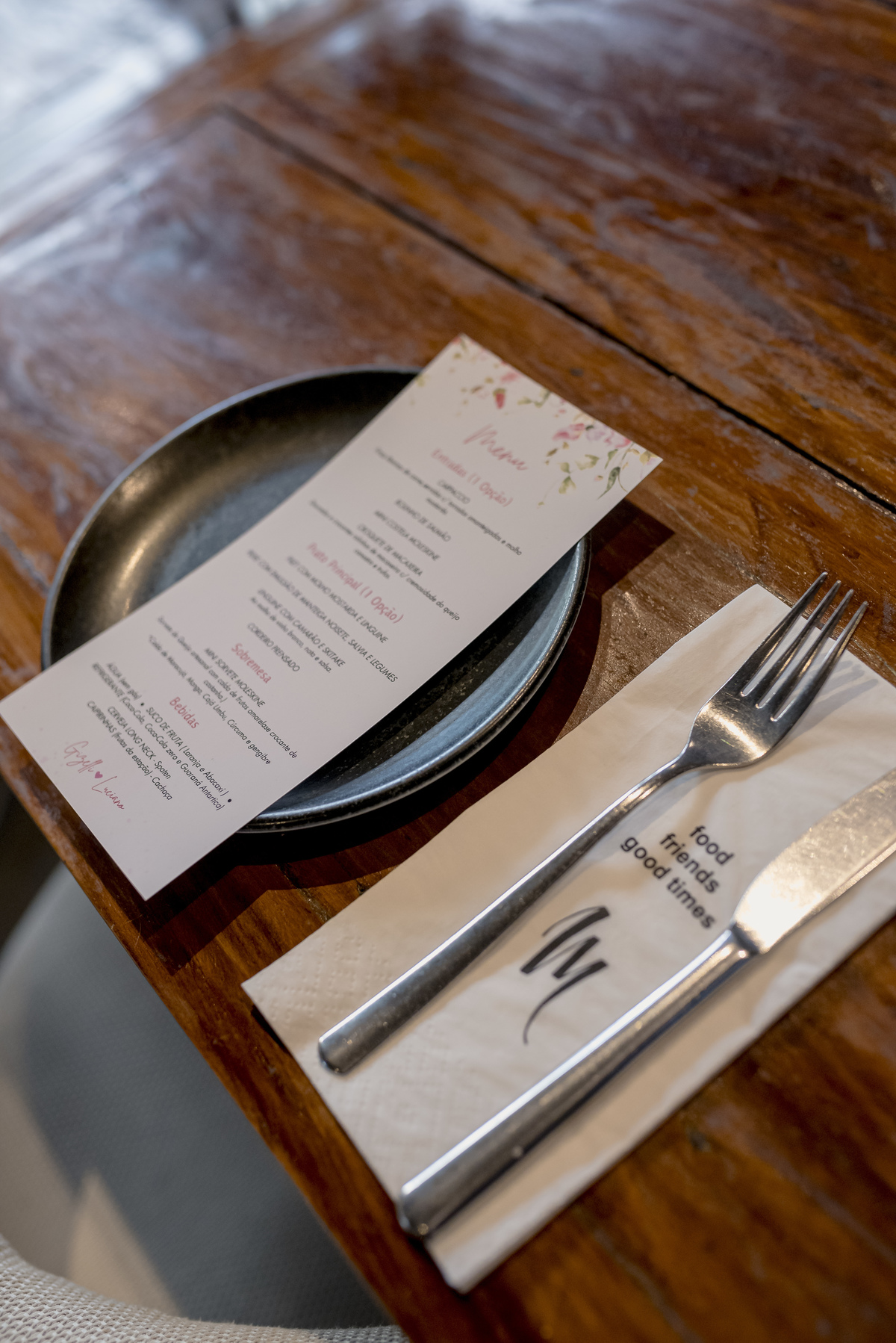  recepção intimista no Moleskine Gastrobar.