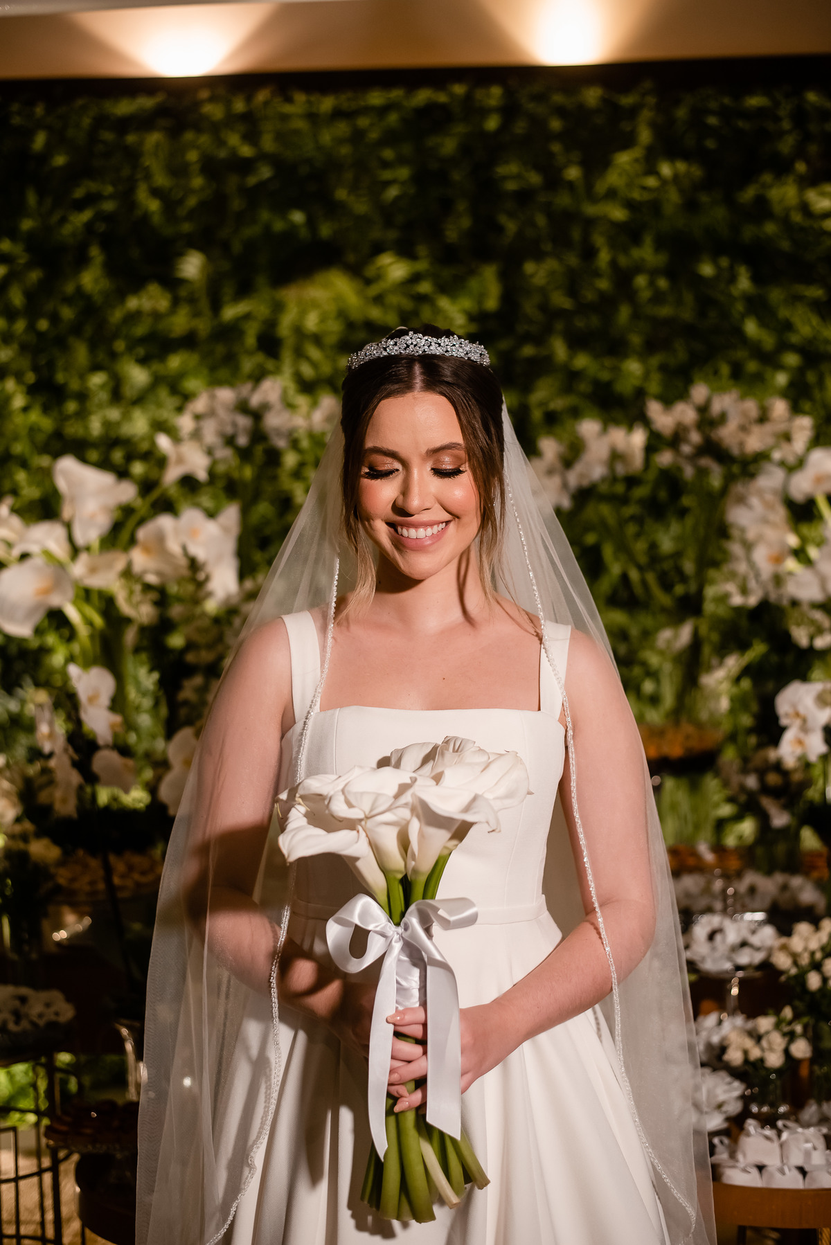 Noiva com buque copo de leite