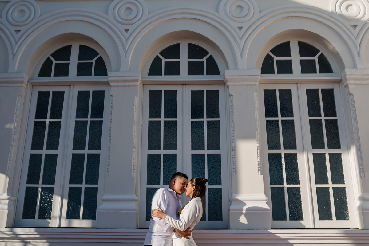 Ensaio na estação das artes por fotógrafo de casamento em Fortaleza