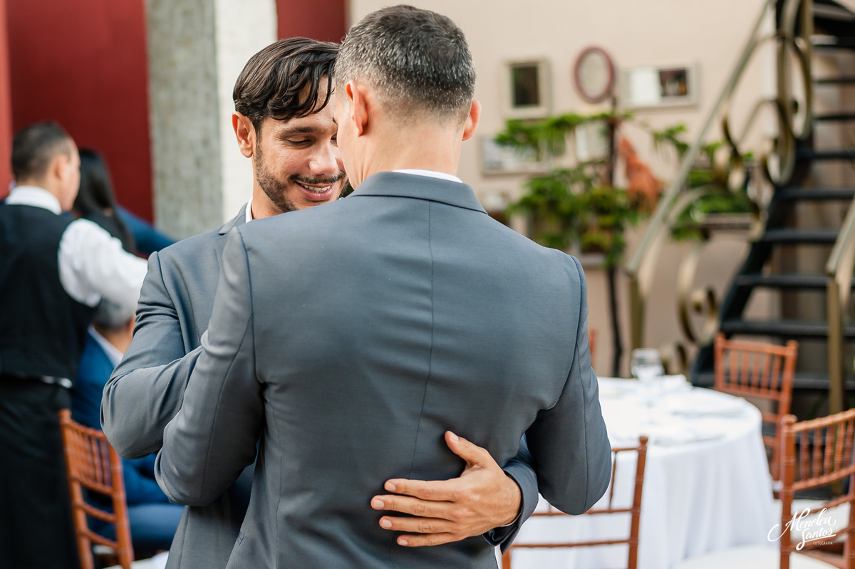Casamento gay em Fortaleza no lô restaurante com Meneleu santos fotografia de casamento
