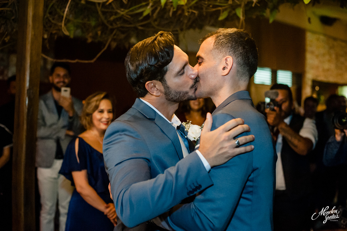 Casamento gay em Fortaleza no lô restaurante com Meneleu santos fotografia de casamento
