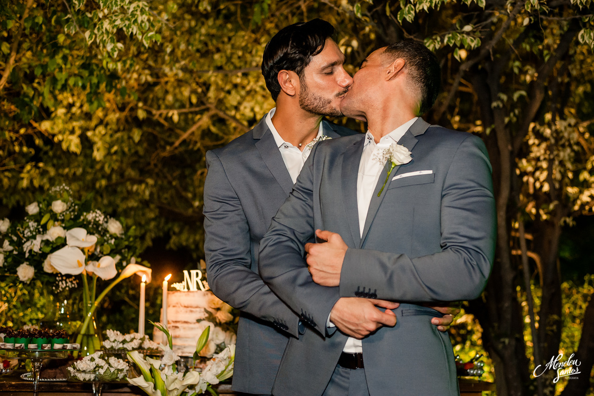 Casamento gay em Fortaleza no lô restaurante com Meneleu santos fotografia de casamento